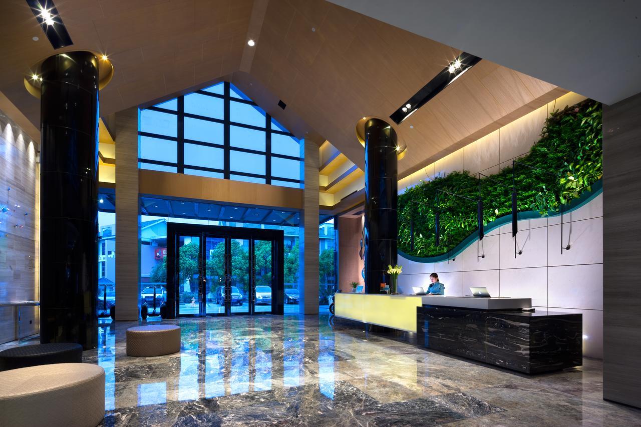 Silver World Hotels Resorts Dongguan  Bagian luar foto